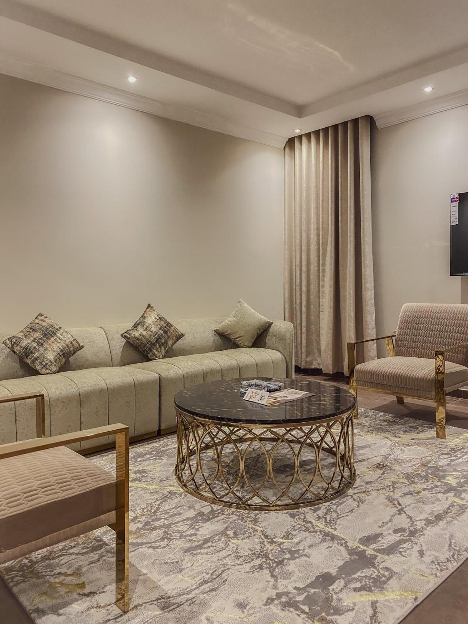Comfort Inn AL TAAWON FAMILY ONLY Riyadh Eksteriør bilde