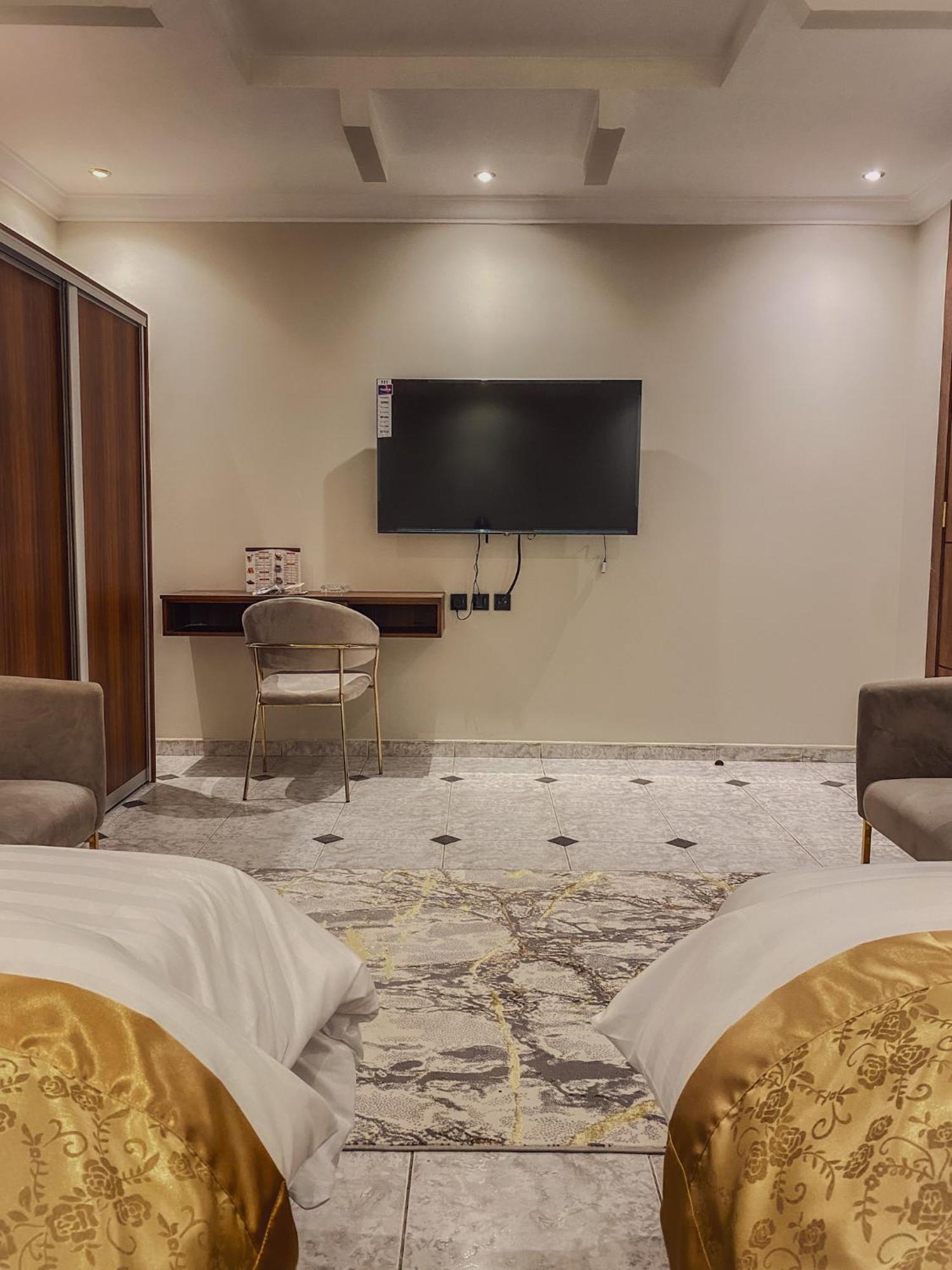 Comfort Inn AL TAAWON FAMILY ONLY Riyadh Eksteriør bilde