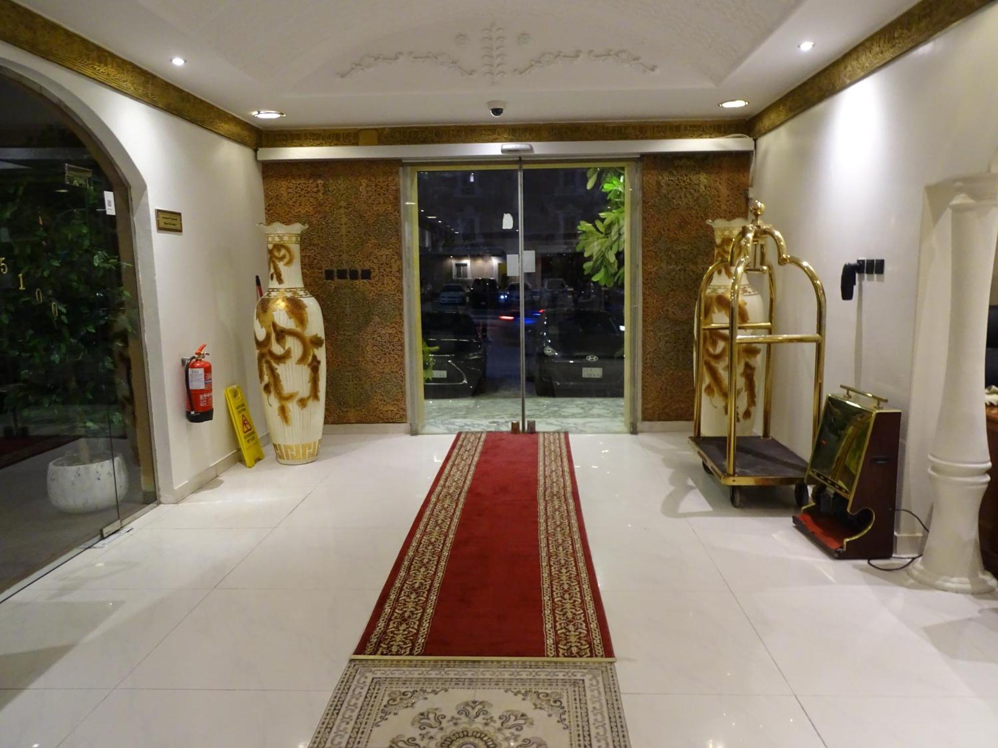 Comfort Inn AL TAAWON FAMILY ONLY Riyadh Eksteriør bilde